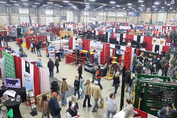 Ohio Beef Expo Conference attendees enter the Geo Week exhibition hall.